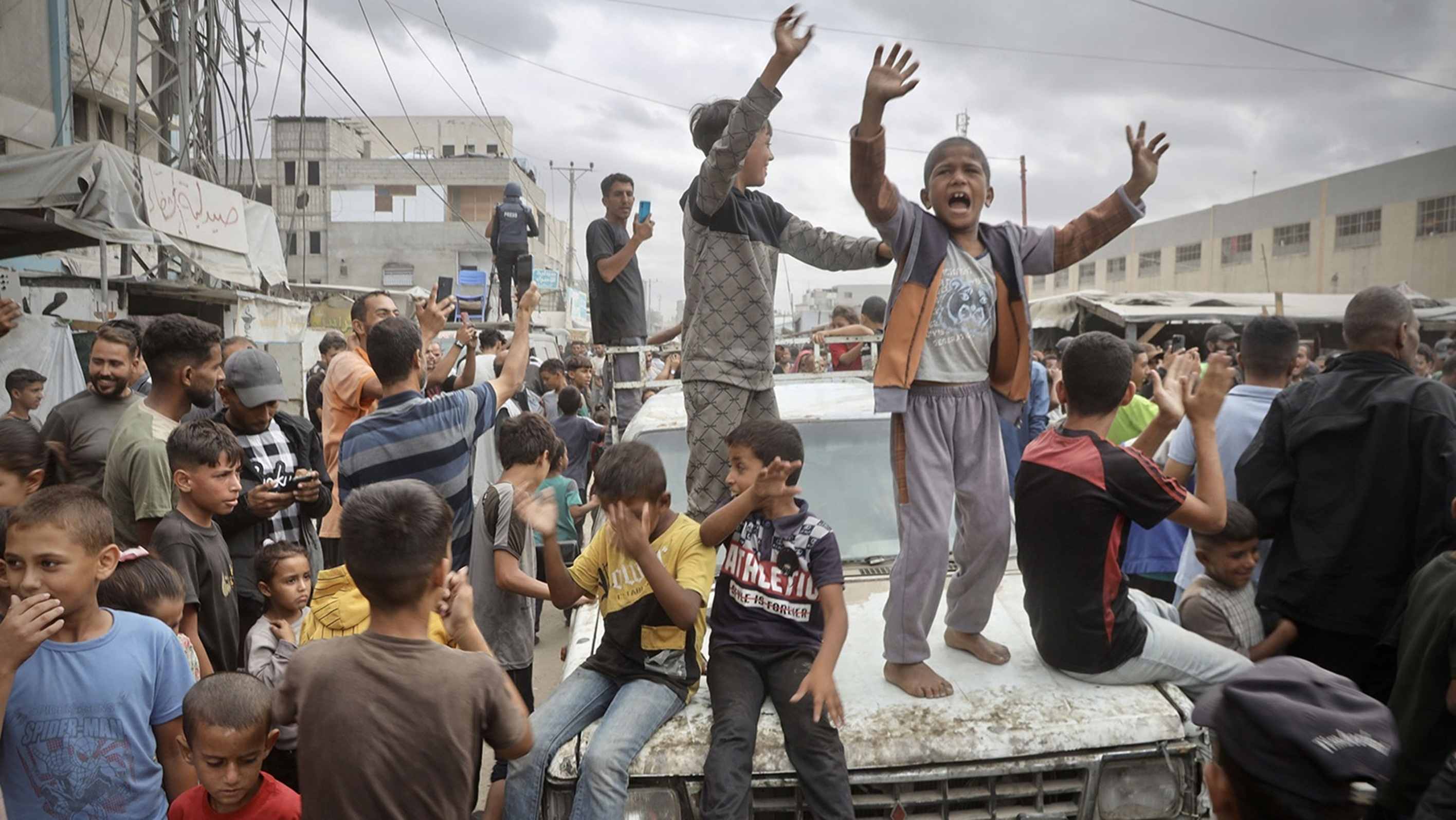 توكل كرمان ترحب باتفاق وقف إطلاق النار بين إسرائيل والفلسطينيين وتدعو إلى سلام عادل ومستدام